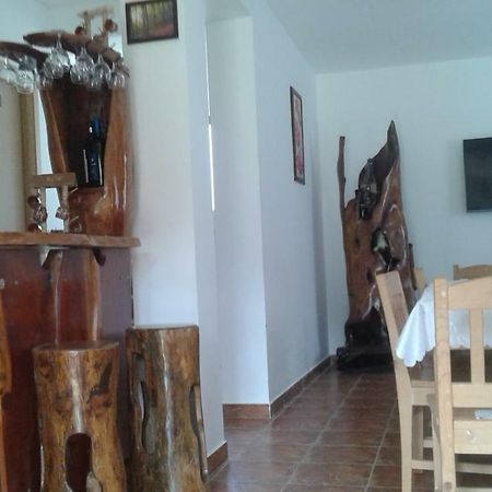 Pensiunea Casa Vanatorului Ξενοδοχείο Oteleni Εξωτερικό φωτογραφία