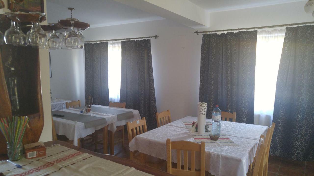Pensiunea Casa Vanatorului Ξενοδοχείο Oteleni Εξωτερικό φωτογραφία