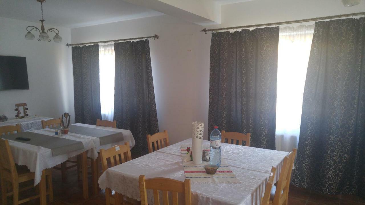 Pensiunea Casa Vanatorului Ξενοδοχείο Oteleni Εξωτερικό φωτογραφία