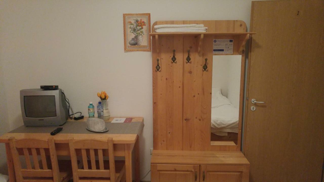 Pensiunea Casa Vanatorului Ξενοδοχείο Oteleni Εξωτερικό φωτογραφία